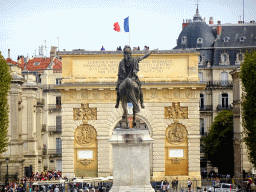 The Promenade du Peyrou with the equestrian statue of King Louis XIV and the Porte du Peyrou arch, viewed from the Pavillon du Peyrou pavillion