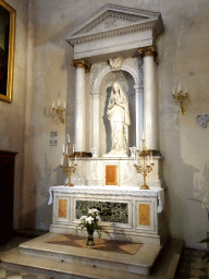 Side chapel with altar and statue of the Virgin by Emilio Santarelli at the right side of the Montpellier Cathedral