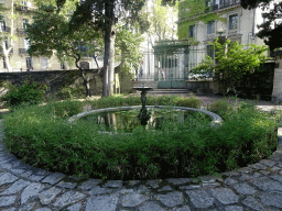 Fountain and gate at the south side of the Jardin des Plantes gardens