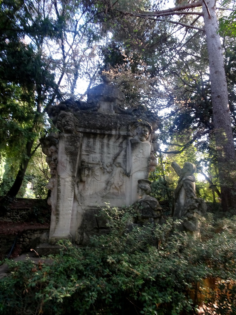 Statue at the north side of the Jardin des Plantes gardens