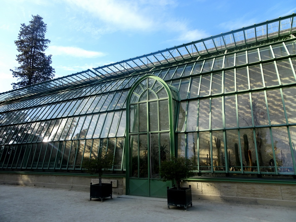 Front of the Martens Greenhouse at the north side of the Jardin des Plantes gardens