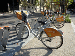 Rental bikes at the Boulevard Henri IV