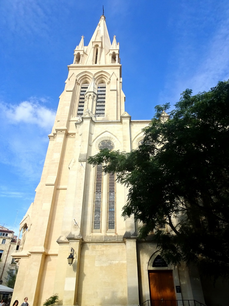 Southwest side of the Église Sainte Anne church at the Rue Sainte-Anne street