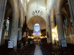 Nave, apse, main altar and pulpit of the Église Saint Roch church