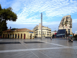 The Place de la Comédie square with the Tourist Office and the Tour Le Triangle tower