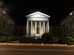 Front of the Palace of Justice at the Rue Foch street, by night