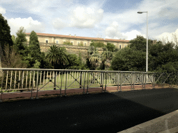 Wall at the south side of the Atelier Canopé de Montpellier building, viewed from the taxi to the airport on the Allée Henri II de Montmorency