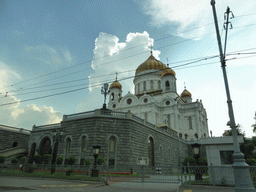 Southeast side of the Cathedral of Christ the Saviour, viewed from the taxi from the railway station to the hotel, at the Prechistenskaya embankment