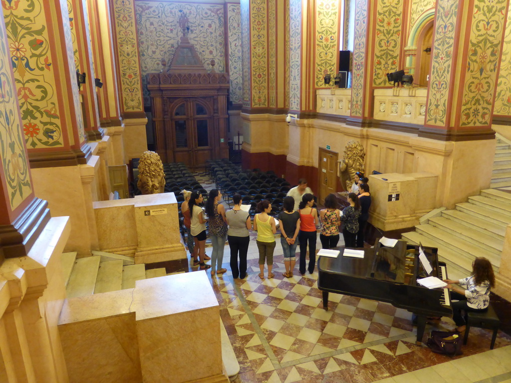 Pianist and choir at the Front Hall at the Ground Floor of the State Historical Museum of Russia