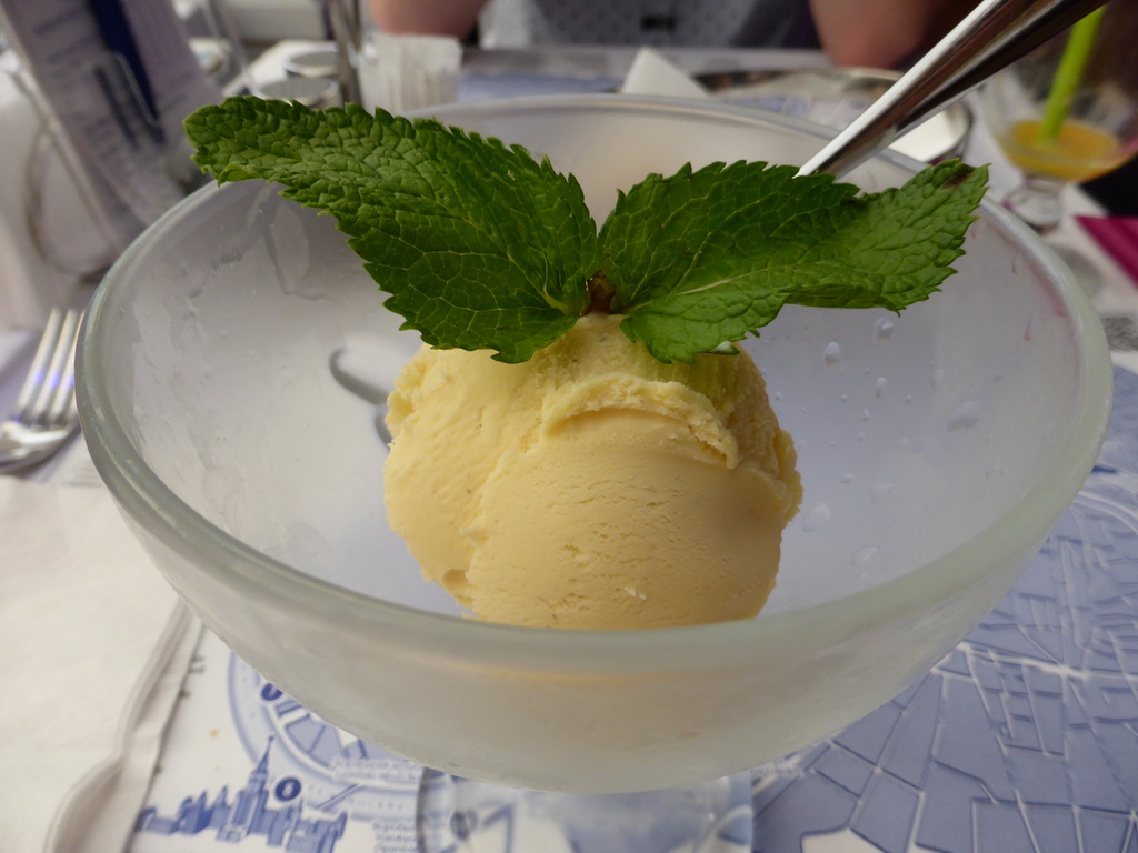 Icecream at the tour boat on the Moskva river