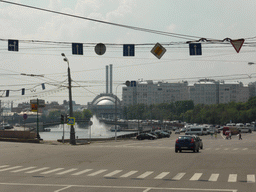 Bolotnaya street and fountains in the Vodootvodny Canal, viewed from the sightseeing bus