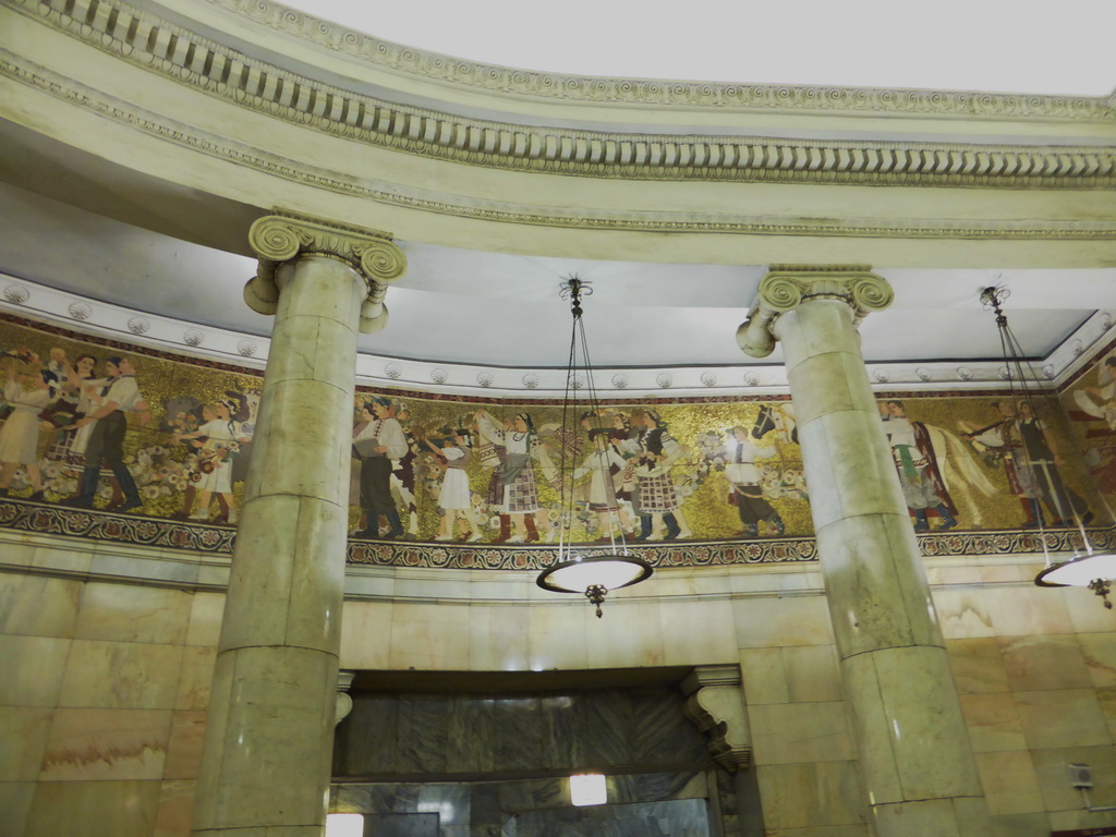 Mosaics in the hallway of the Kievskaya subway station