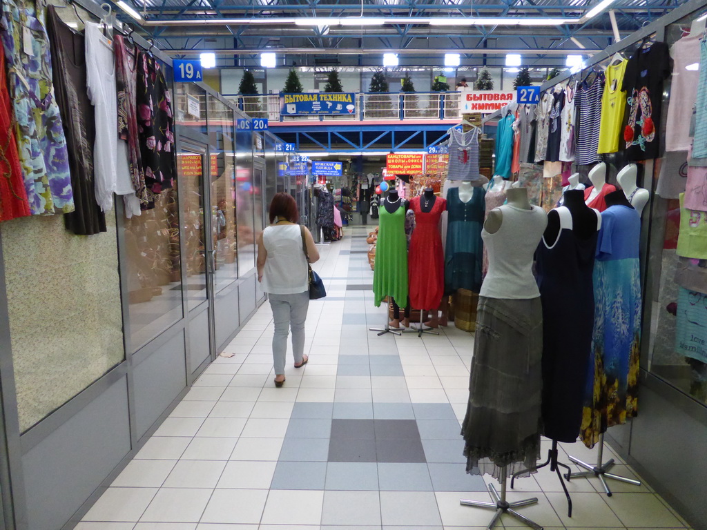 Miaomiao and cloth market stalls at the Dorogomilovskiy Market