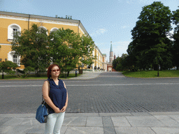 Miaomiao at the Trinity Square of the Moscow Kremlin, with a view on the Arsenal, Senate Square and the Nikolskaya Tower