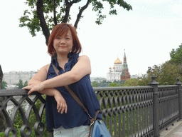 Miaomiao at the Borovitskaya street at the Moscow Kremlin, with a view on the Vodovzvodnaya Tower, the Borovitskaya Tower and the Cathedral of Christ the Saviour