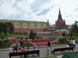 Flower bed at the Alexander Garden, the Arsenal and the extension to the Moscow Kremlin in front of the Trinity Tower