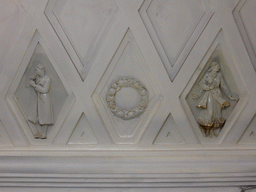 Reliefs at the ceiling of the hallway inbetween the platforms of the Teatralnaya subway station