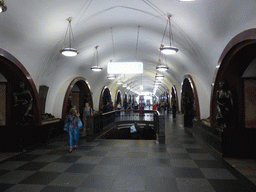 Hallway inbetween the platforms of the Ploshchad Revolyutsii subway station