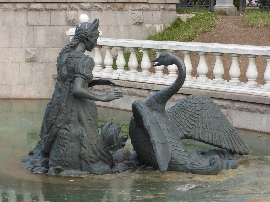 Fountain with a woman and a swan at the Neglinnaya River at the Alexander Garden