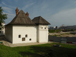 The Old English Embassy and the site of the demolished Rossiya Hotel at the Varvarka street