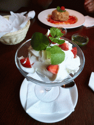 Dessert at the Deti Rayka restaurant at Nikitskiy Boulevard