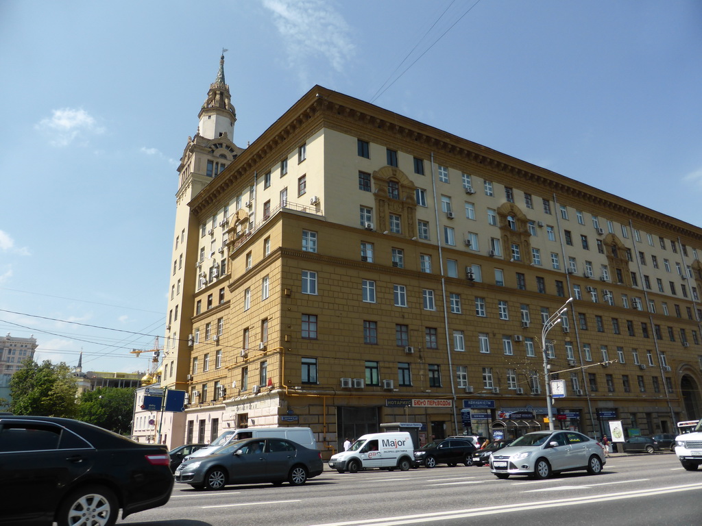Building at Novinskiy Boulevard, viewed from the taxi to the airport