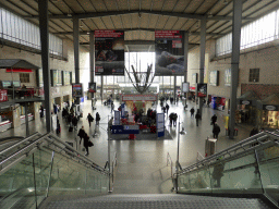 Entrance hall of the München Hauptbahnhof railway station, viewed from the upper floor