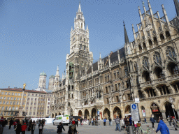 Marienplatz square, with the left front of the Neues Rathaus building, the towers of the Frauenkirche church and the Mariensäule column