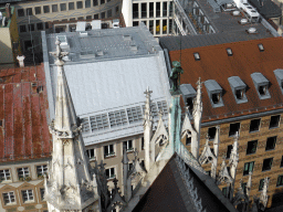 Tower and statue at the southwest corner of the Neues Rathaus building, viewed from the tower