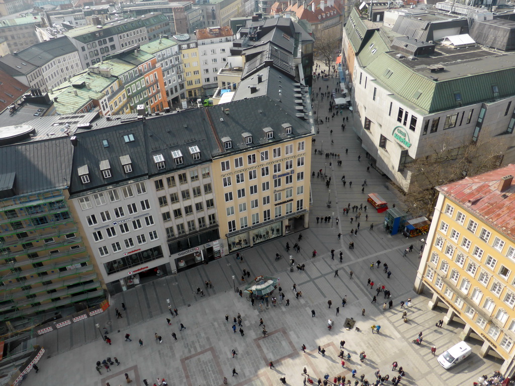 The Marienplatz square and the Rosenstraße street, viewed from the tower of the Neues Rathaus building