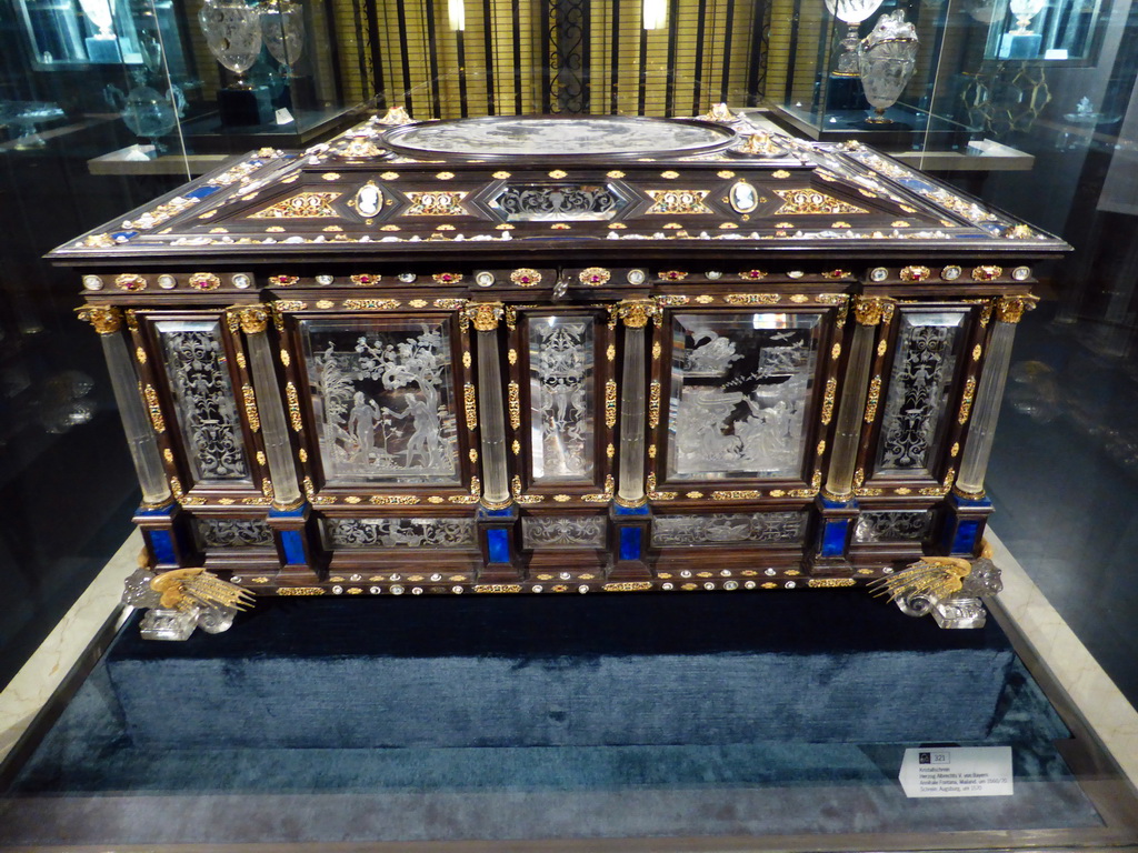 Crystal Shrine of Duke Albrecht V of Bavaria, at the Treasury at the Lower Floor of the Munich Residenz palace, with explanation