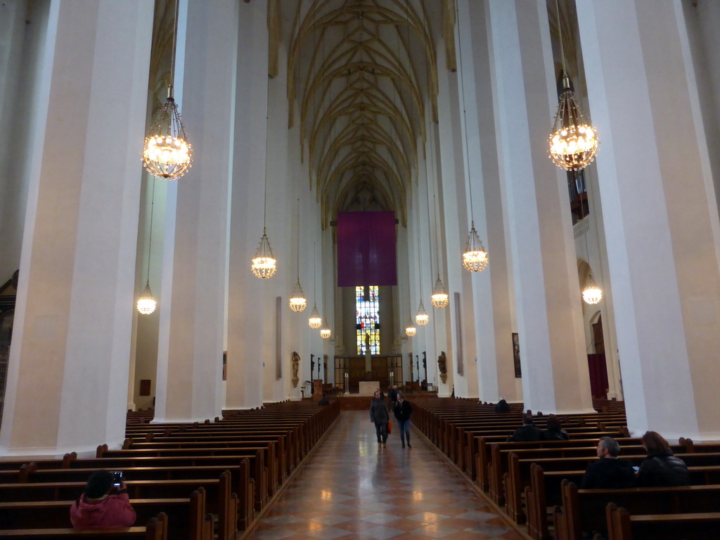 Nave, apse and altar of the Frauenkirche church