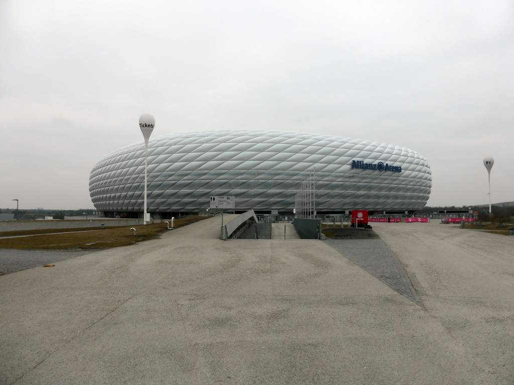 Left front of the Allianz Arena stadium, viewed from the south road