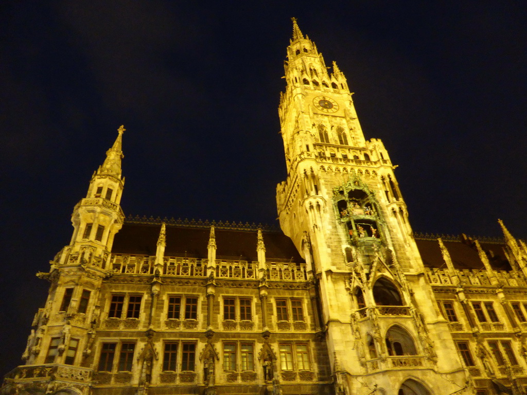 Left front of the Neues Rathaus building, viewed from the Marienplatz square, by night