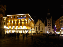 The Marienplatz square with the Fischbrunnen fountain and the Neues Rathaus building, by night