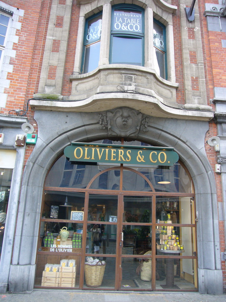 Front of the Oliviers & Co shop at the Rue de Marchovelette street