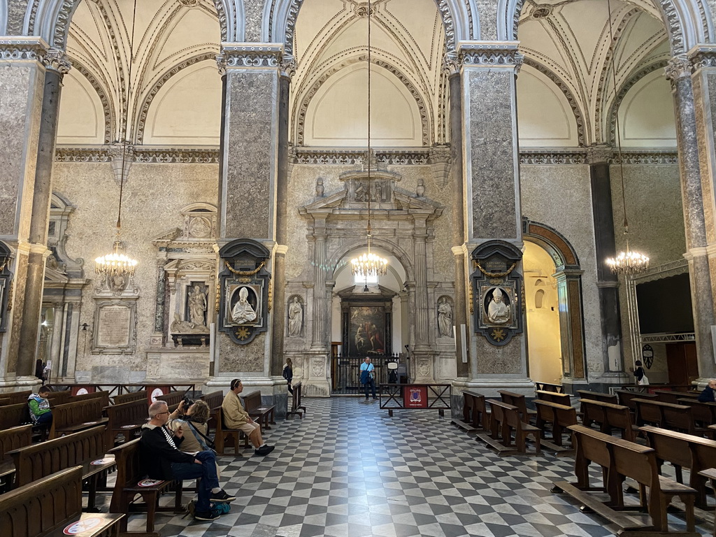 Transept of the Duomo di Napoli cathedral