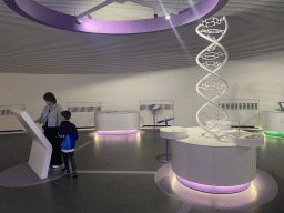 Miaomiao and Max with a scale model of a DNA double helix at the Corporea building at the east side of the Città della Scienza museum