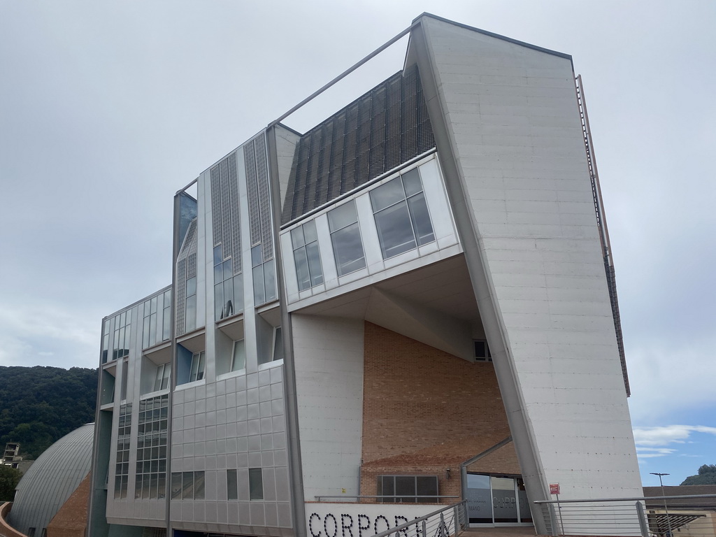 Facade of the Corporea building at the east side of the Città della Scienza museum