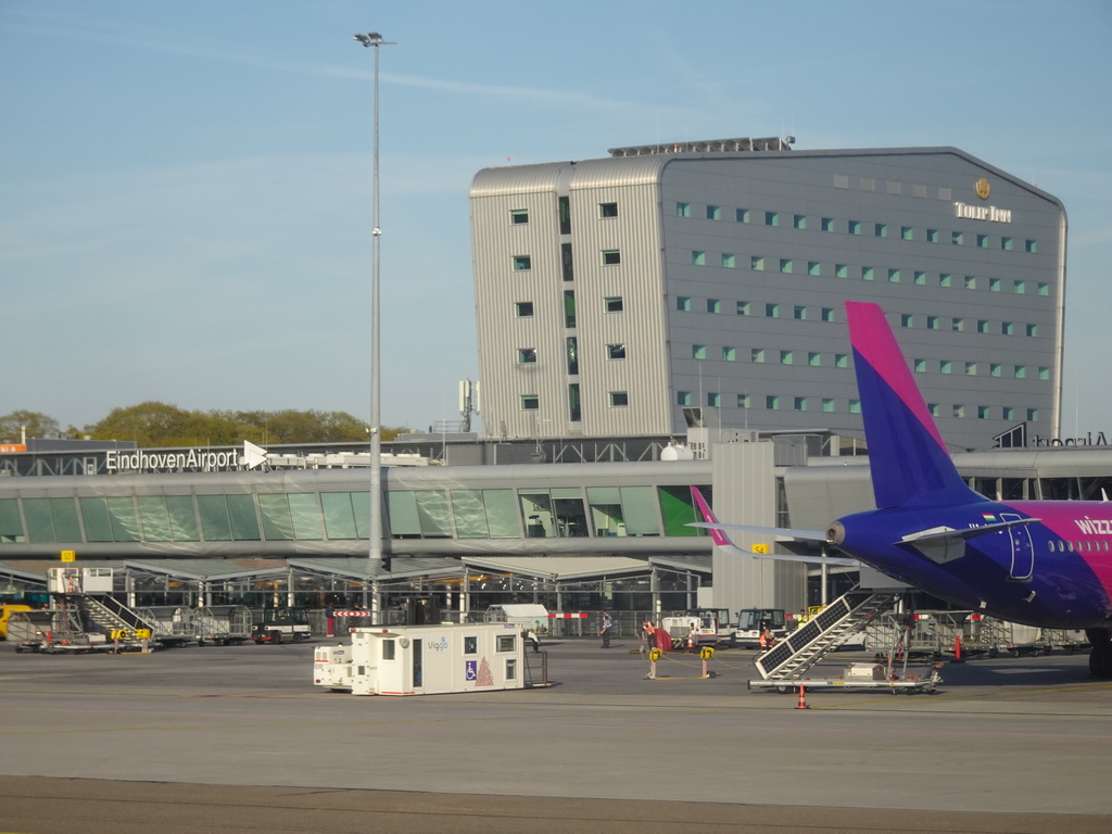 Eindhoven Airport and the Tulip Inn hotel, viewed from the airplane to Eindhoven