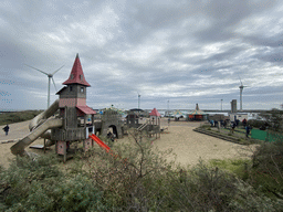 The Play Castle and the Snackcorner Aquapark at the Deltapark Neeltje Jans, viewed from the Seal enclosure