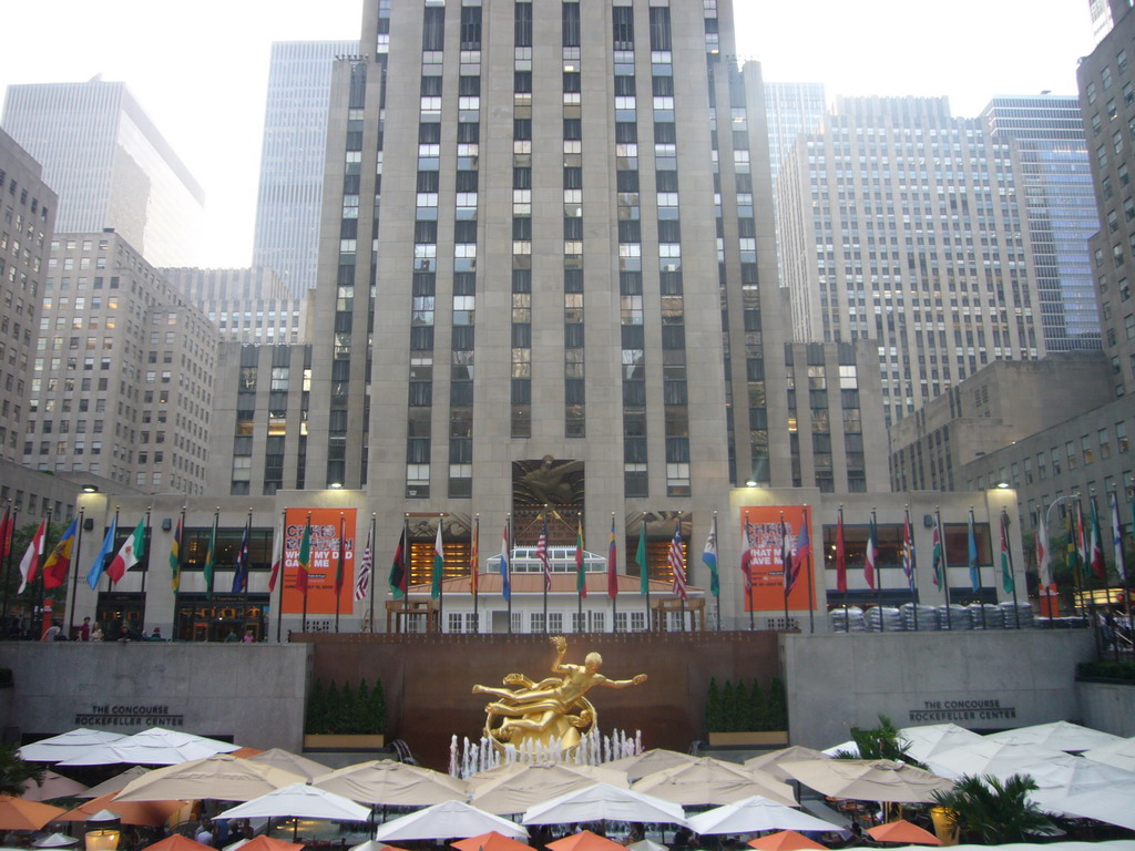 Rockefeller Plaza, with the Prometheus statue