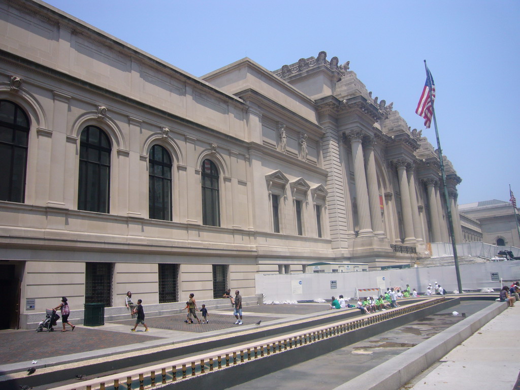 The front of the Metropolitan Museum of Art