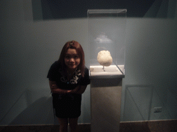 Miaomiao and an Egyptian statue of the head of a Hippopotamus, in the Metropolitan Museum of Art
