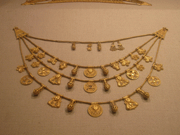 Gold jewelry, in the Metropolitan Museum of Art