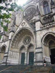 Miaomiao in front of the Cathedral of Saint John the Divine