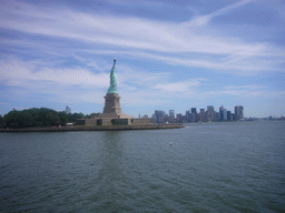 The Statue of Liberty and the skyline of Manhattan, from the Liberty Island ferry