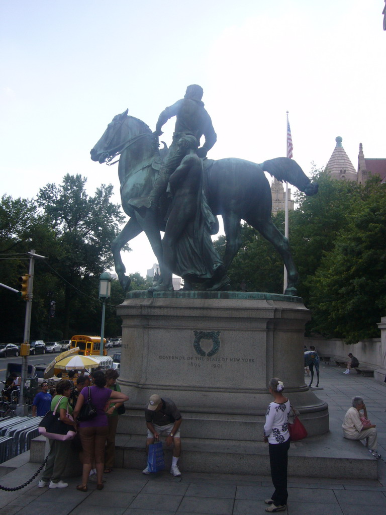 Statue of Theodore Roosevelt in front of the American Museum of Natural History