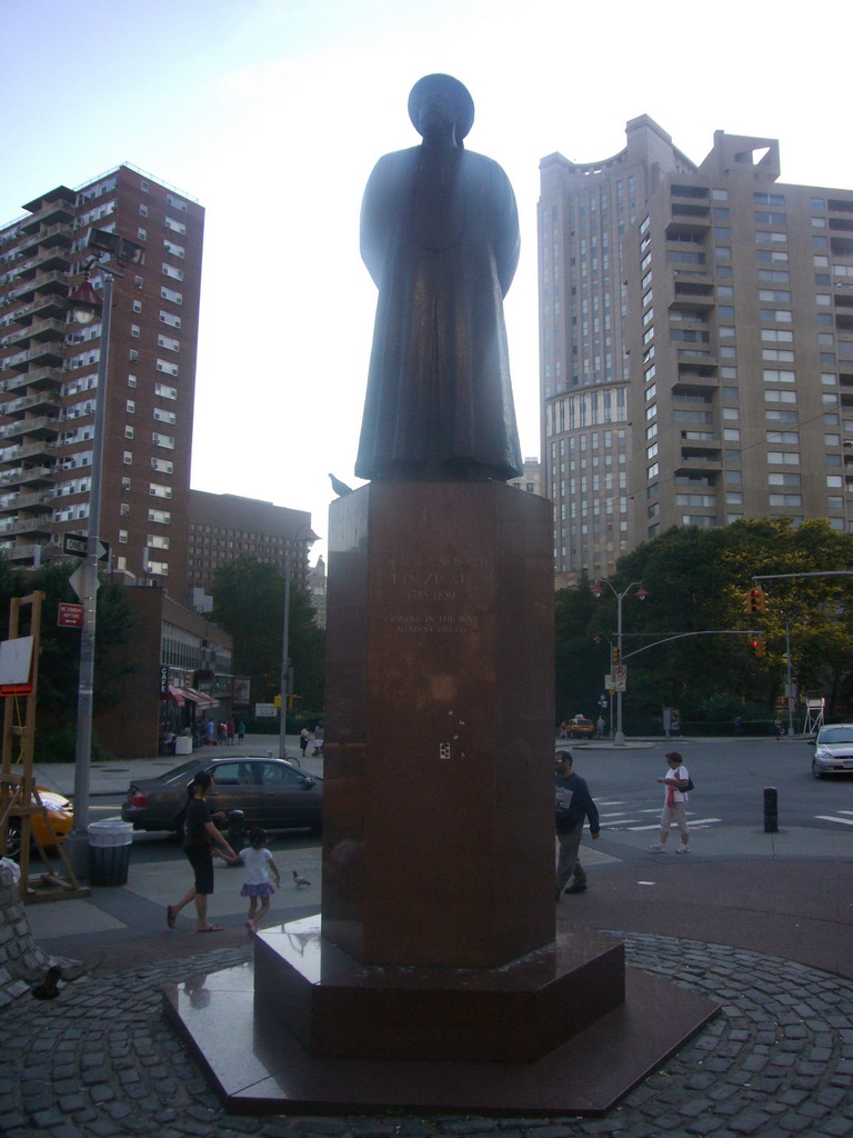 Statue of Lin Zexu, in Chinatown