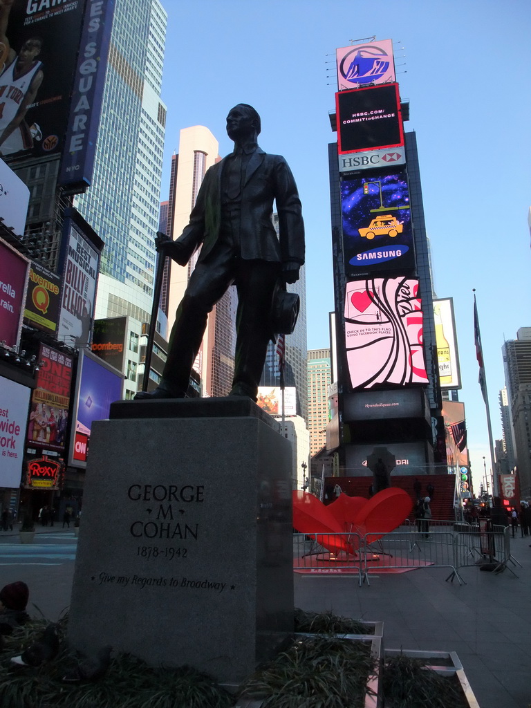 Statue of George M. Cohan at Times Square